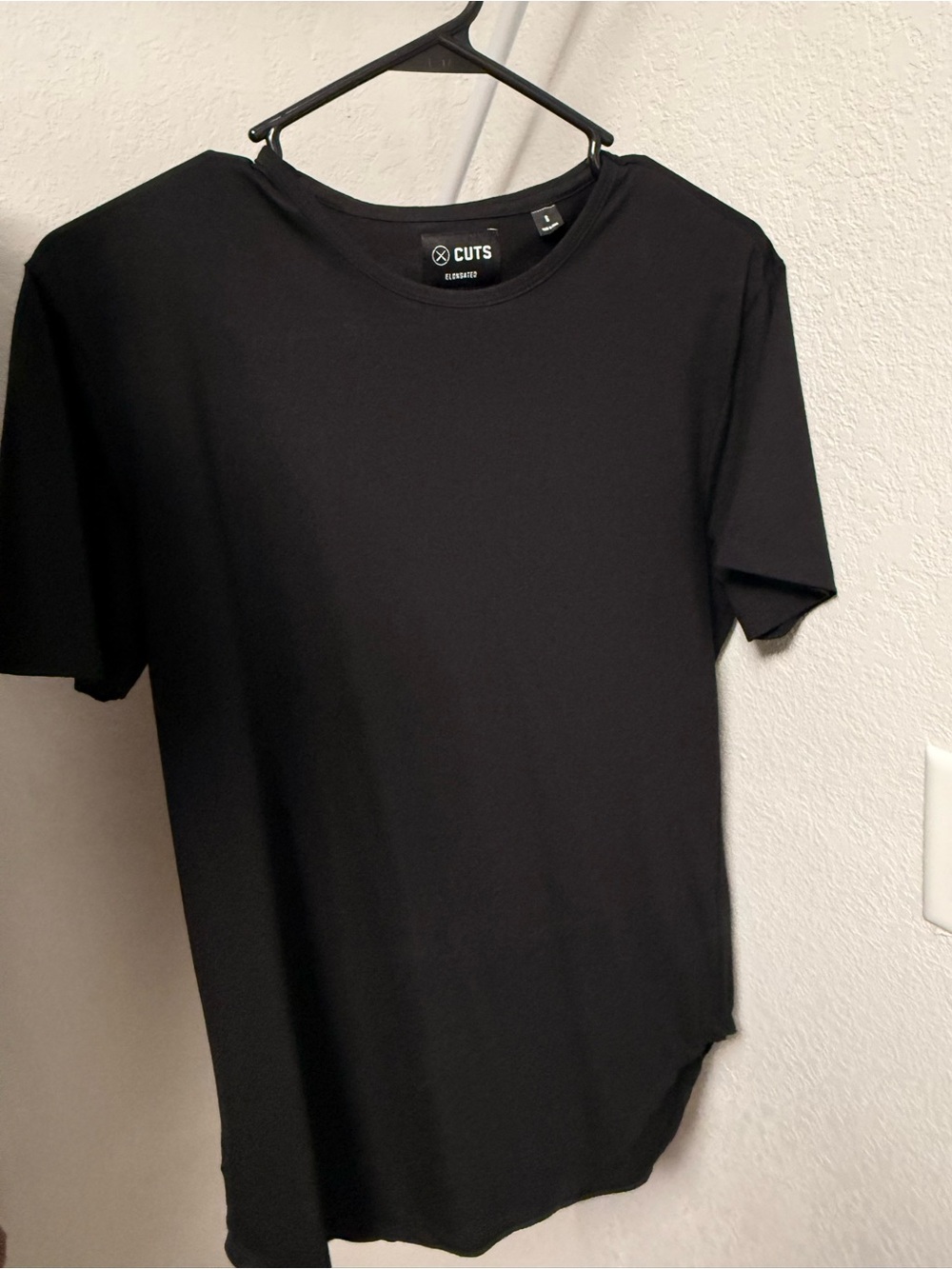 Men’s Cuts Clothing Elongated Tee